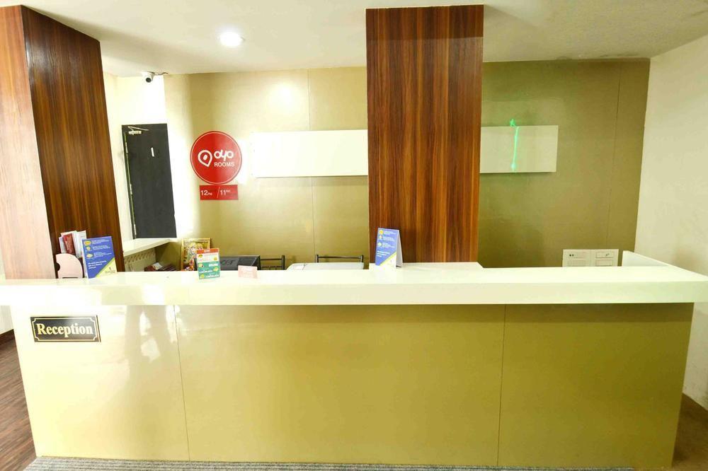 首都o 1546感觉酒店 印多尔 外观 照片